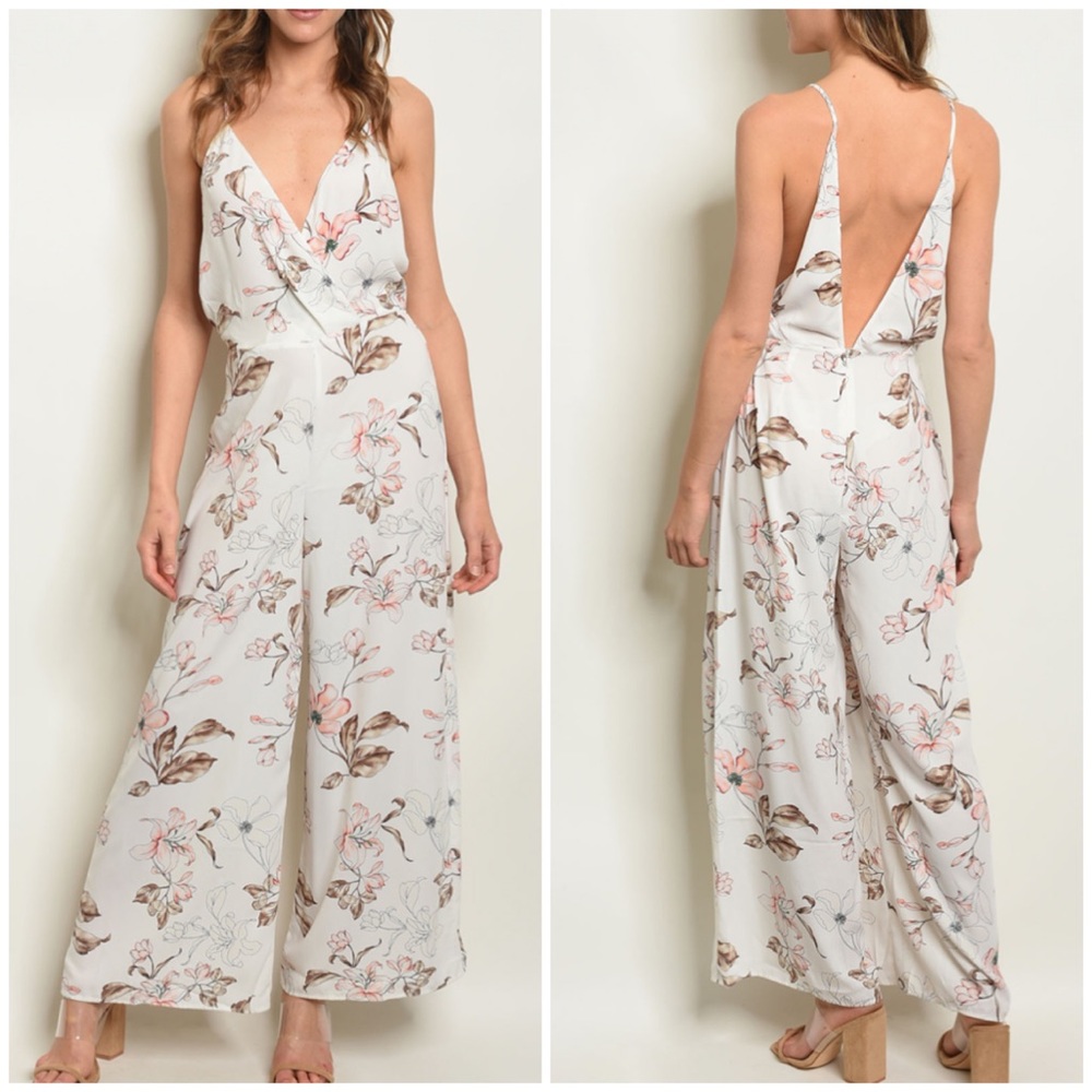 CLEARANCE ‼️STUNNING 😍IVORY floral - Jumpsuit